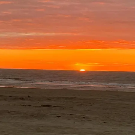 In Belgium With Sea Views 公寓 *